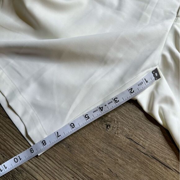 Peter Millar Optic White Golf Shorts in Size 40W x 8.5" IS - Picture 7 of 8